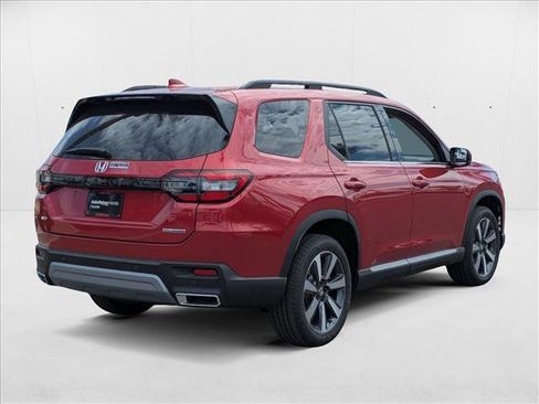 New 2025 Honda Pilot Touring image 2