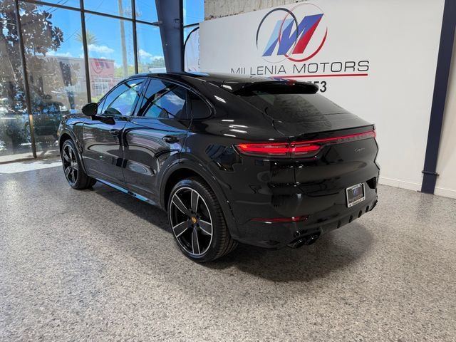 Used 2023 Porsche Cayenne Platinum Edition AWD/4WD image 5