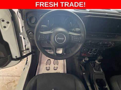 Used 2024 Jeep Wrangler Unlimited Rubicon 4xe AWD/4WD image 13