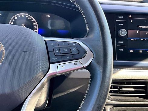 Used 2024 Volkswagen Taos SE image 12