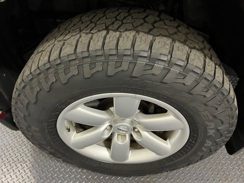 Used 2015 Nissan Titan S image 18