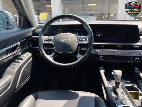 Used 2025 Kia Telluride S FWD image 13