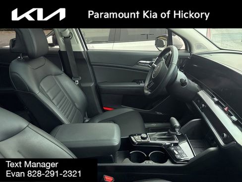 Used 2025 Kia Sportage SX AWD/4WD image 9