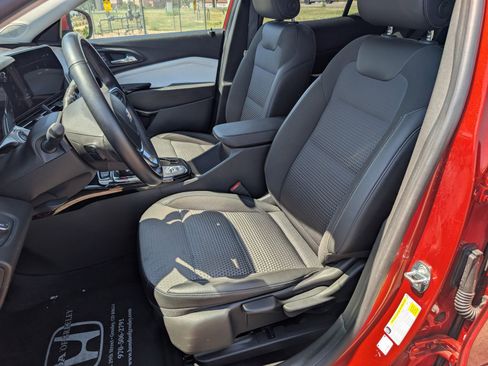 Used 2024 Chevrolet Trax LT w/ Driver Confidence Package image 10