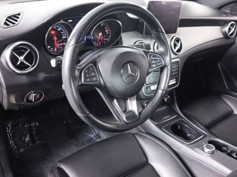 Used 2019 Mercedes-Benz CLA 250 image 9