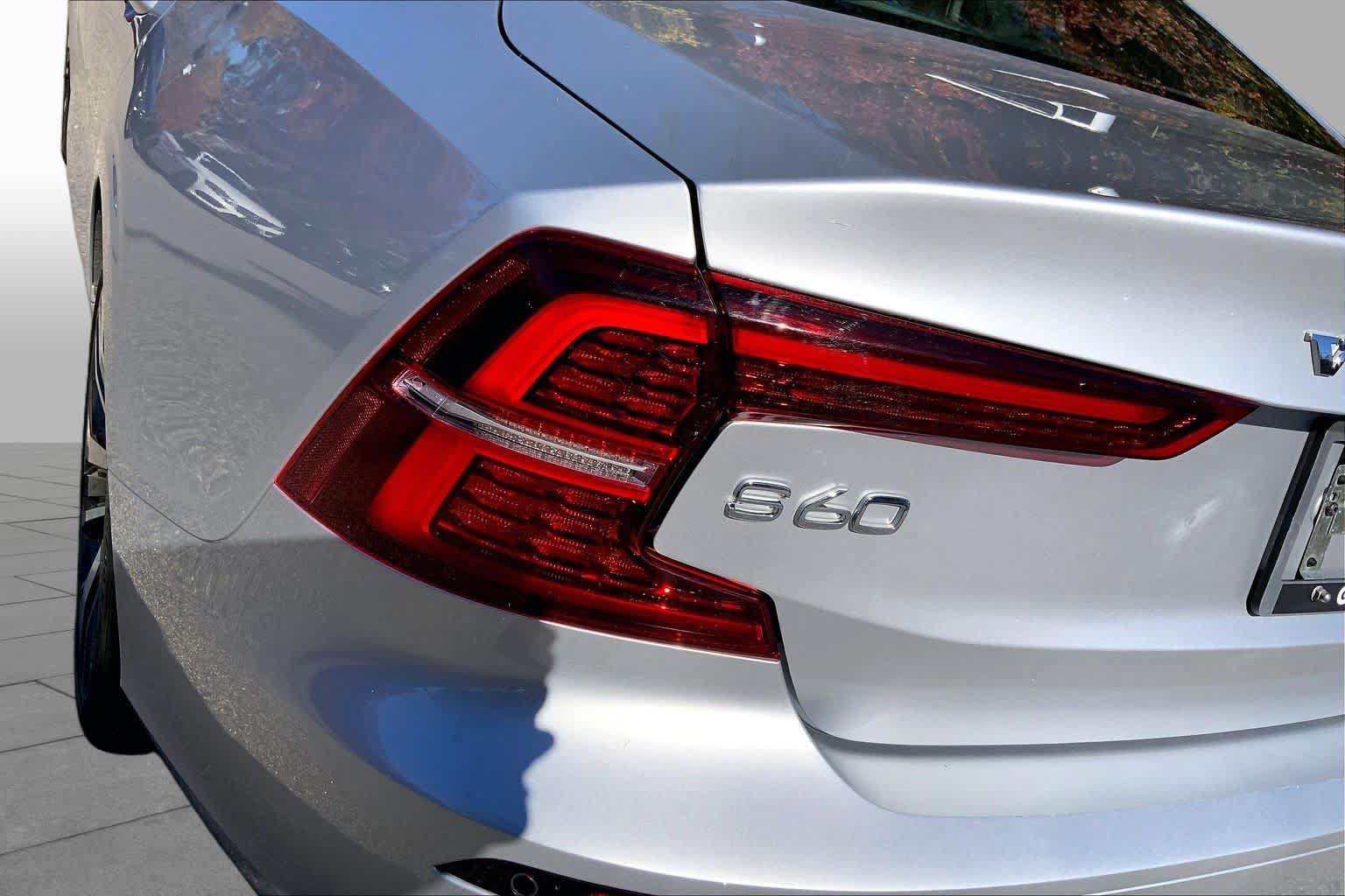 Used 2022 Volvo S60 B5 Momentum w/ Premium Package AWD/4WD image 28