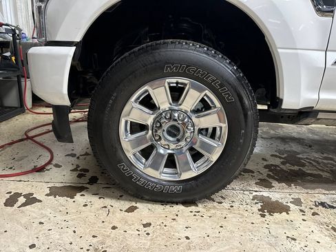 Used 2021 Ford F350 Platinum AWD/4WD image 11