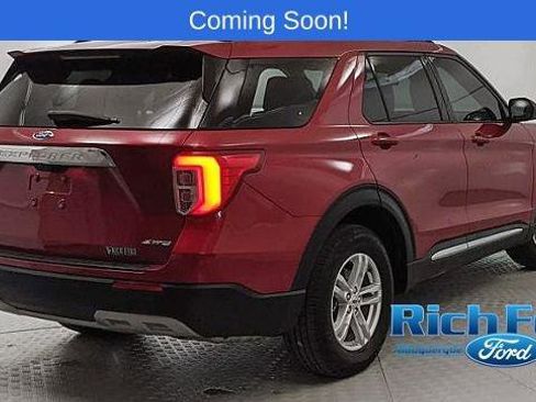 Certified 2022 Ford Explorer XLT w/ Equipment Group 202A image 3