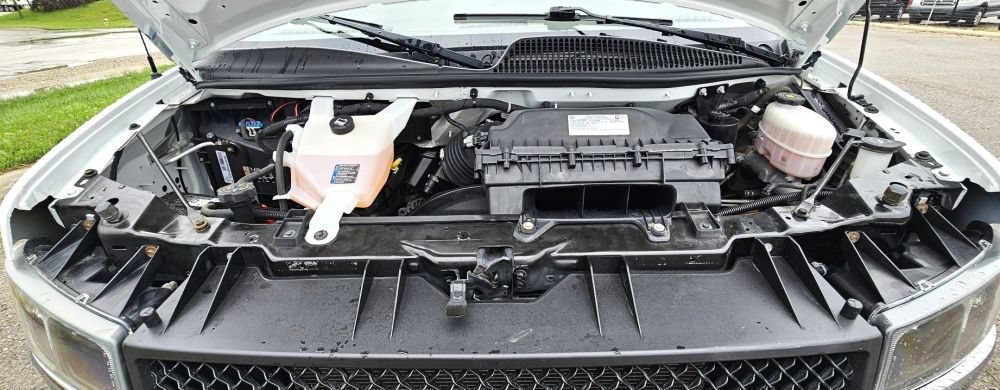 Used 2023 Chevrolet Express 3500 w/ Power Convenience Package RWD image 17