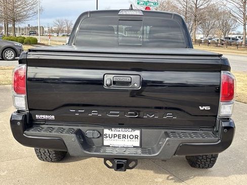 Used 2023 Toyota Tacoma TRD Off-Road w/ TRD Premium Off Road Package image 5