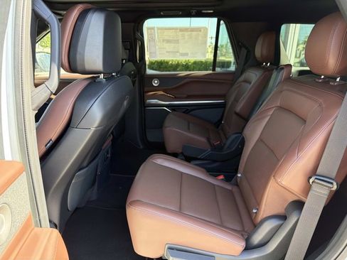 New 2026 Lincoln Navigator Reserve AWD/4WD image 15