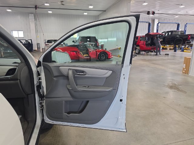 Used 2015 Chevrolet Traverse LT FWD image 31