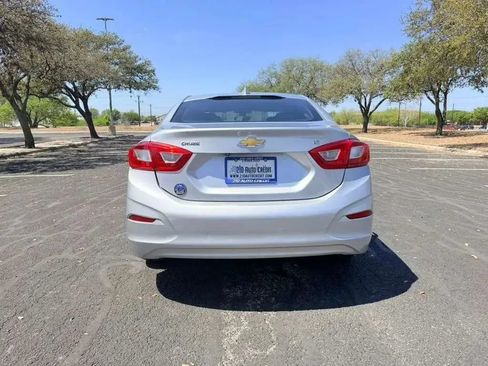 Used 2017 Chevrolet Cruze LT FWD image 20