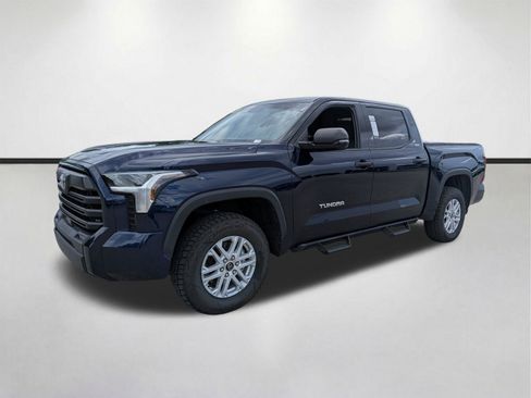 Used 2023 Toyota Tundra SR5 w/ SR5 Convenience Package AWD/4WD image 8
