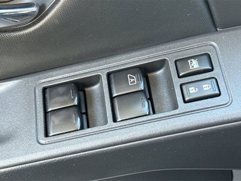 Used 2023 Nissan Frontier SV w/ Technology Package image 17