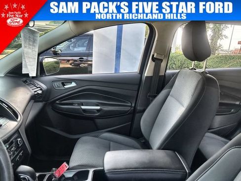 Used 2019 Ford Escape SE FWD image 13