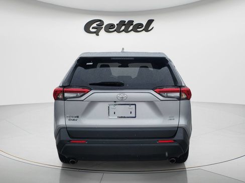 Used 2022 Toyota RAV4 LE AWD/4WD image 6