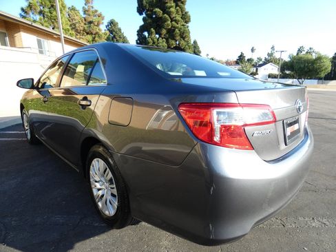Used 2013 Toyota Camry LE image 12