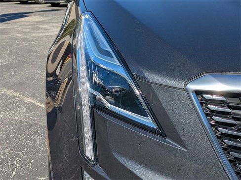 Certified 2023 Cadillac XT5 Premium Luxury image 9