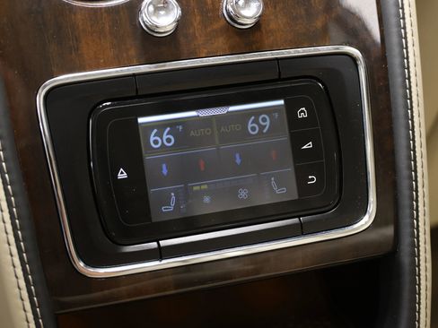 Used 2014 Bentley Flying Spur W12 AWD/4WD image 64