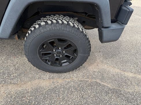 Used 2015 Jeep Wrangler Sport AWD/4WD image 29