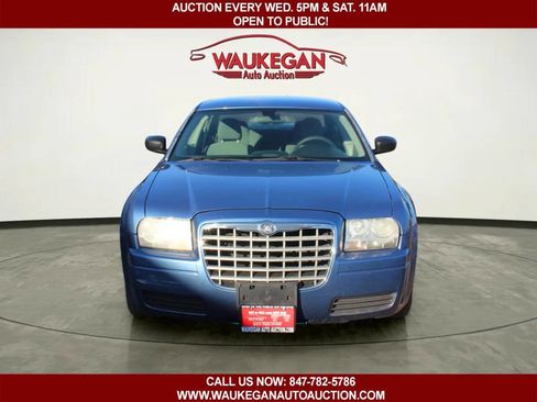 Used 2007 Chrysler 300 image 2