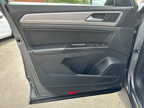 Used 2018 Volkswagen Atlas SE AWD/4WD image 16