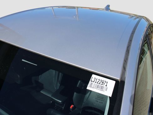 Used 2020 Toyota Prius Prime XLE FWD image 11