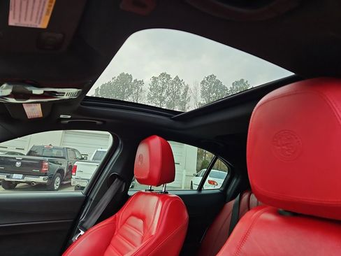 Used 2023 Alfa Romeo Giulia Veloce image 21