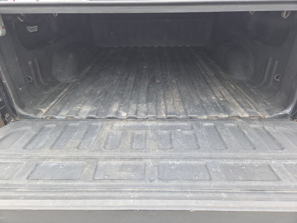 Used 2018 GMC Sierra 2500 SLT w/ Snow Plow Prep Package AWD/4WD image 31