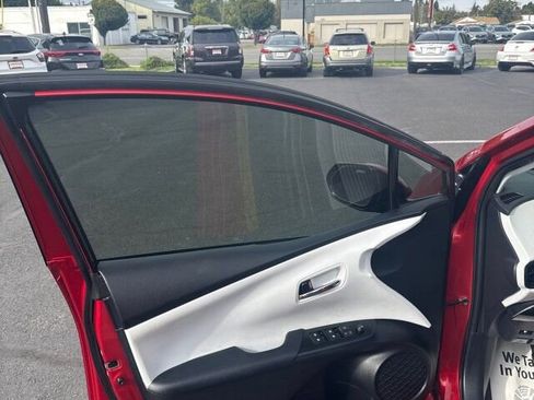 Used 2018 Toyota Prius Two image 9