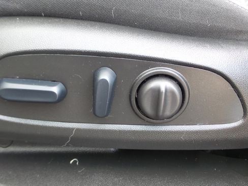 Used 2024 Chevrolet Equinox LS w/ LS Convenience Package image 10