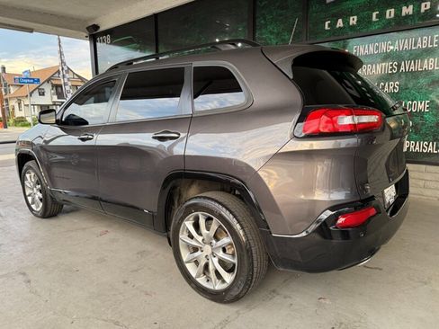 Used 2018 Jeep Cherokee Latitude image 6