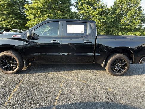 Used 2024 Chevrolet Silverado 1500 RST w/ Z71 Off-Road Package AWD/4WD image 8