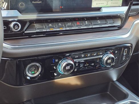 Used 2023 GMC Sierra 1500 SLT w/ SLT Premium Package image 10