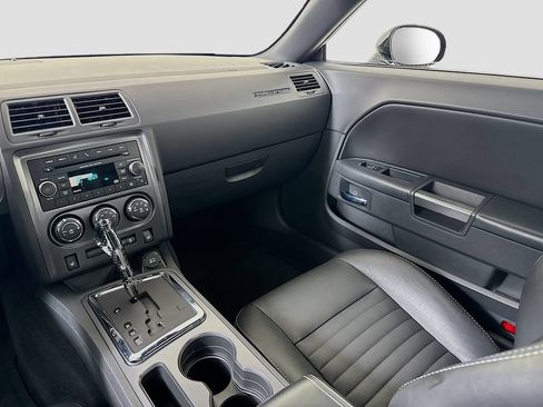 Used 2012 Dodge Challenger R/T RWD image 21