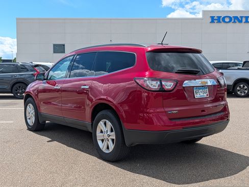 Used 2014 Chevrolet Traverse LT FWD image 3