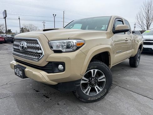 Used 2016 Toyota Tacoma TRD Sport image 1
