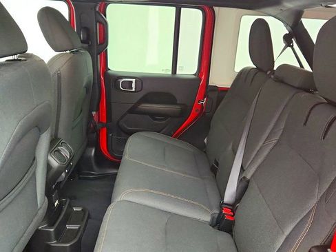 Used 2025 Jeep Wrangler Unlimited Sahara w/ Safety Group AWD/4WD image 20