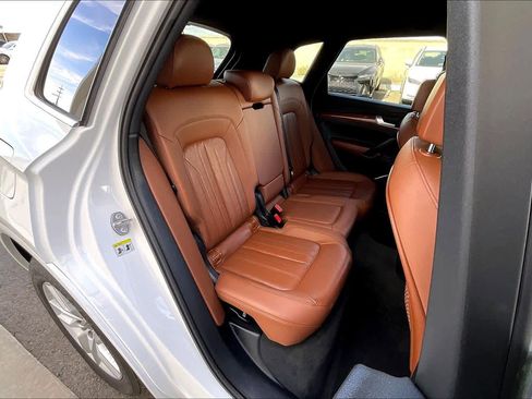 Used 2023 Audi Q5 2.0T Premium image 19