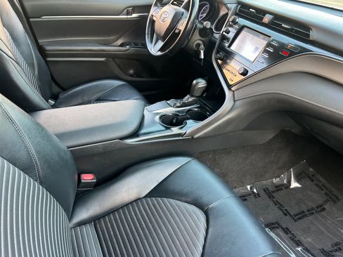 Used 2019 Toyota Camry SE image 15