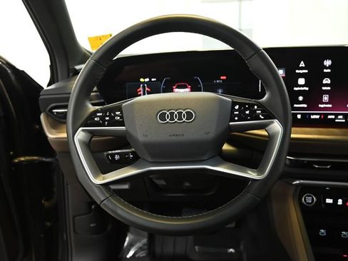 Used 2025 Audi Q5 Premium Plus w/ Premium Plus AWD/4WD image 4