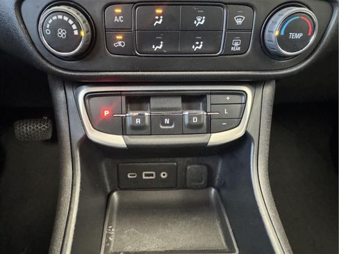 Used 2024 GMC Terrain SLE AWD/4WD image 22