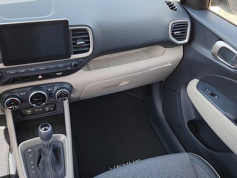 New 2026 Hyundai Venue SEL image 6