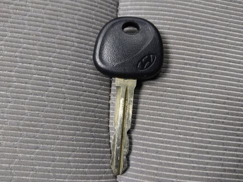 Used 2017 Hyundai Elantra SE image 32