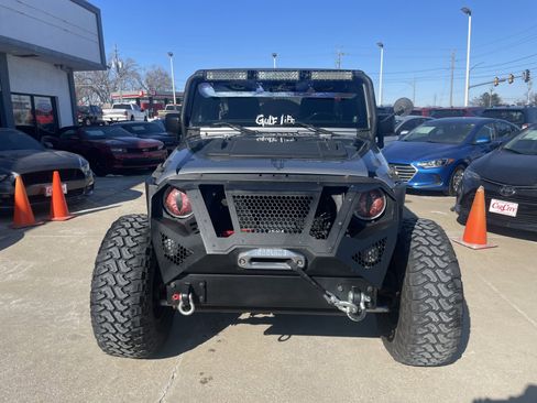 Used 2014 Jeep Wrangler Unlimited Sahara w/ Connectivity Group image 2