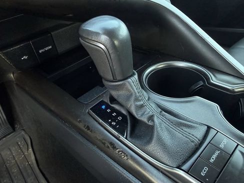 Used 2023 Toyota Camry SE w/ Protection Package (Q2) (TMS) FWD image 19