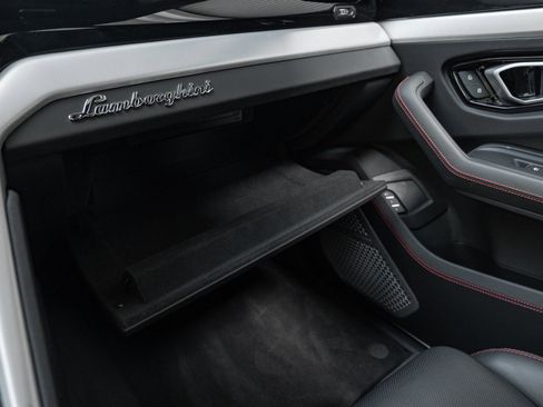 Used 2020 Lamborghini Urus image 41