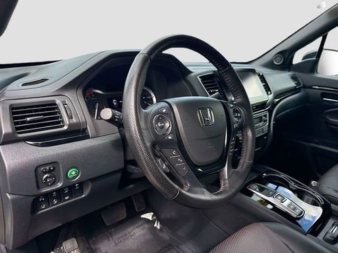 Used 2023 Honda Ridgeline Black Edition image 11