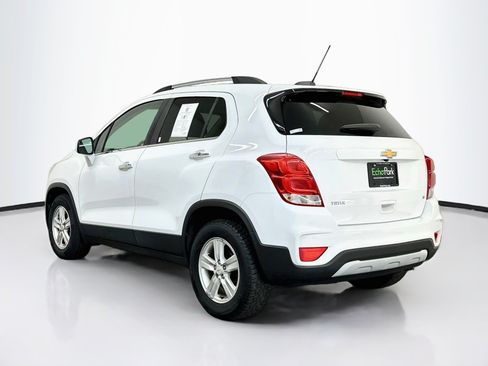 Used 2017 Chevrolet Trax LT w/ LT Convenience Package FWD image 5